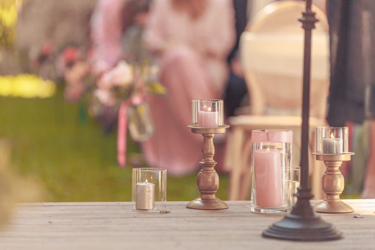 Décoration lors d'une cérémonie laïque, à Toulouse en Occitanie lors du rituel des bougies